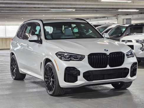 Certified 2023 BMW X5 sDrive40i w/ M Sport Package image 3