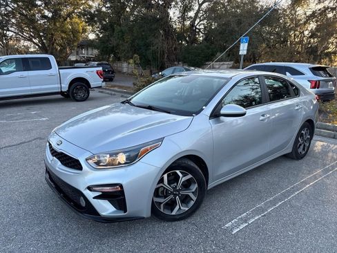 Used 2020 Kia Forte LXS FWD image 2