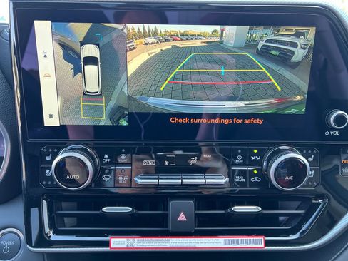 New 2026 Toyota Highlander Platinum AWD/4WD image 15
