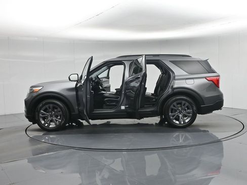 Used 2023 Ford Explorer XLT w/ Equipment Group 202A image 35