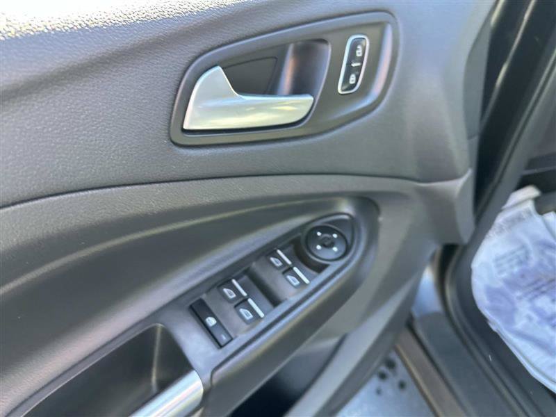 Used 2017 Ford Escape SE w/ Equipment Group 201A AWD/4WD image 9