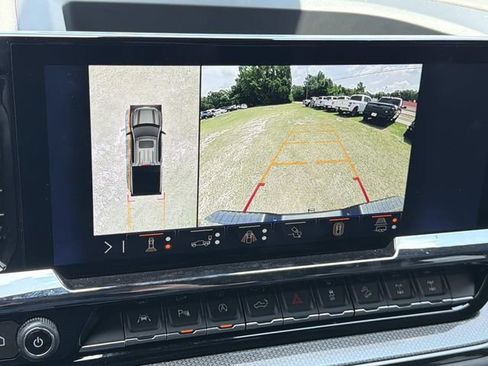 Used 2024 Chevrolet Silverado 1500 ZR2 w/ Technology Package AWD/4WD image 32