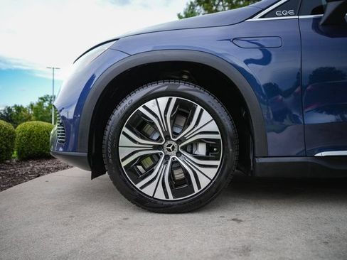 Certified 2023 Mercedes-Benz EQE 350+ 4MATIC SUV w/ Exclusive Trim Package image 9
