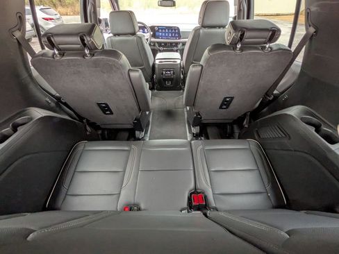 Used 2025 Chevrolet Tahoe Premier image 32