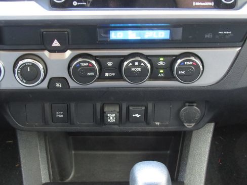 Certified 2023 Toyota Tacoma SR5 AWD/4WD image 30
