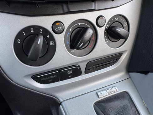 Used 2012 Ford Focus SE image 29