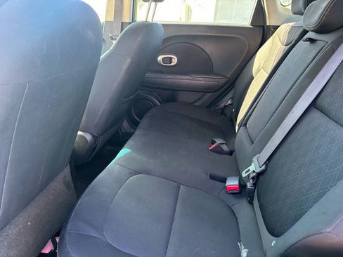 Used 2014 Kia Soul FWD image 12