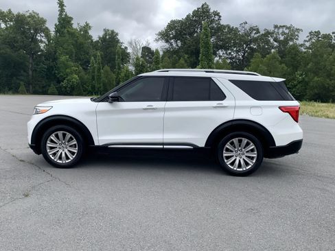 Used 2020 Ford Explorer Limited w/ Class III Trailer Tow Package RWD image 4
