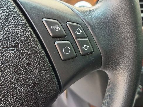 Used 2006 BMW 325i Sedan RWD image 39