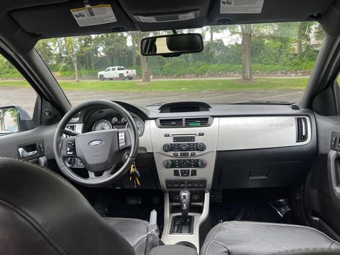Used 2009 Ford Focus SEL FWD image 11