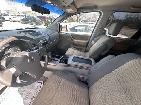 Used 2004 Nissan Titan SE image 3