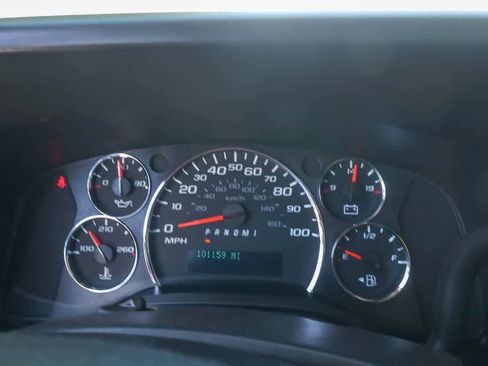 Used 2018 Chevrolet Express 2500 w/ Driver Convenience Package RWD image 19