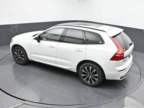 Used 2025 Volvo XC60 B5 Plus AWD/4WD image 43
