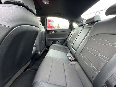 Used 2024 Kia Forte GT-Line w/ GT-Line Premium Package image 9