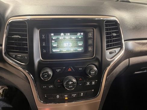 Used 2016 Jeep Grand Cherokee Laredo w/ Quick Order Package 23E image 28