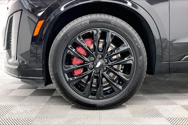 Used 2024 Cadillac XT6 Sport w/ LPO, ONYX Package AWD/4WD image 10