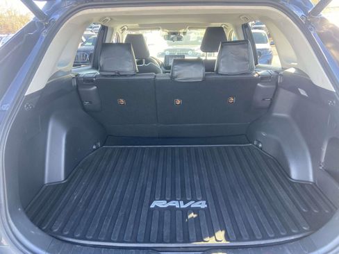 Used 2020 Toyota RAV4 XLE image 12