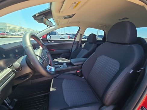 Used 2025 Kia K5 LXS FWD image 16