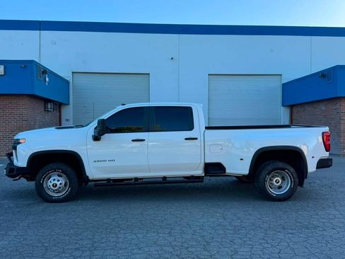 Used 2022 Chevrolet Silverado 3500 W/T AWD/4WD image 4