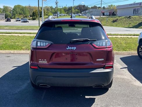 Used 2019 Jeep Cherokee Latitude Plus AWD/4WD image 10