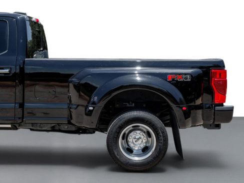 Used 2022 Ford F350 Platinum w/ FX4 Off-Road Package AWD/4WD image 11