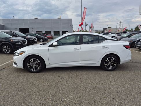 Used 2022 Nissan Sentra SV FWD image 9