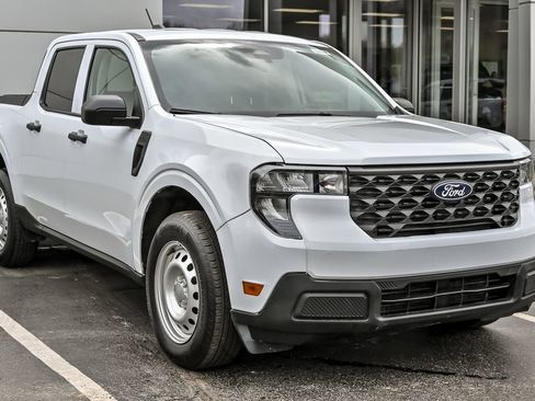 Certified 2025 Ford Maverick XL FWD image 13