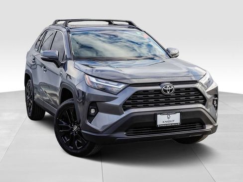 Used 2022 Toyota RAV4 XLE Premium AWD/4WD image 2