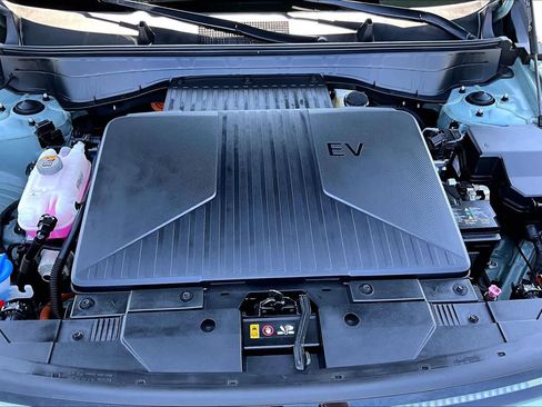 Used 2024 Hyundai Kona Limited FWD image 9