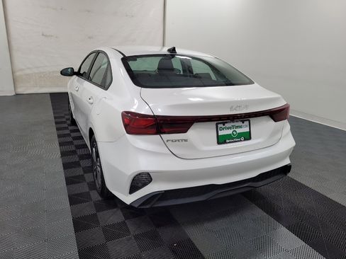 Used 2022 Kia Forte LXS w/ LXS Technology Package FWD image 5