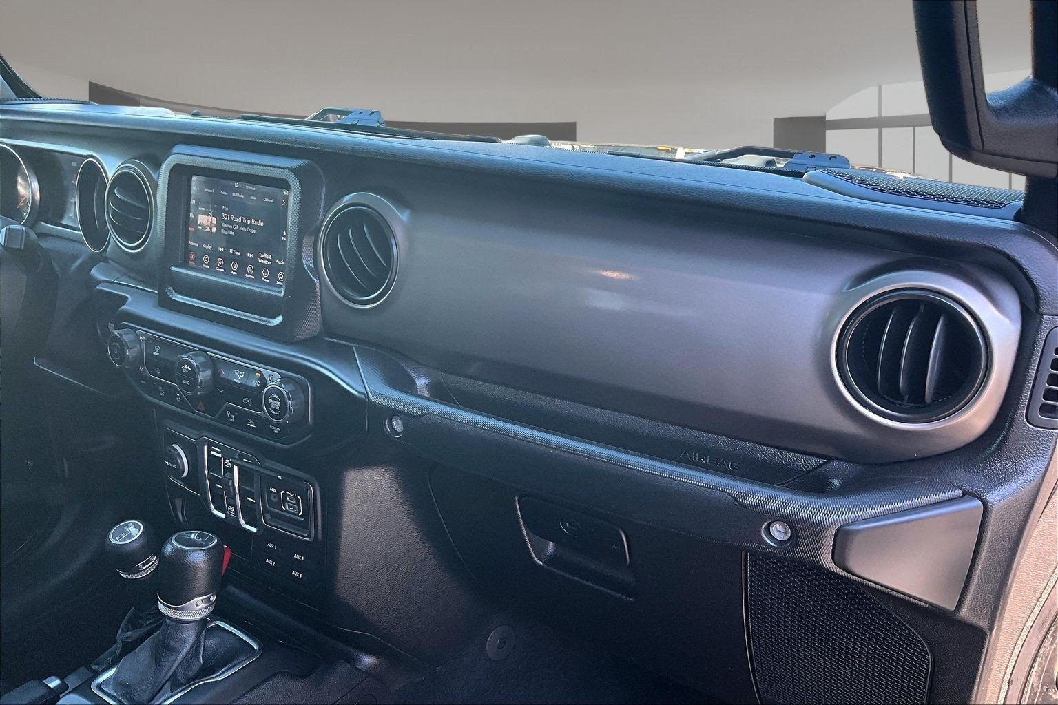 Used 2021 Jeep Gladiator Sport AWD/4WD image 28