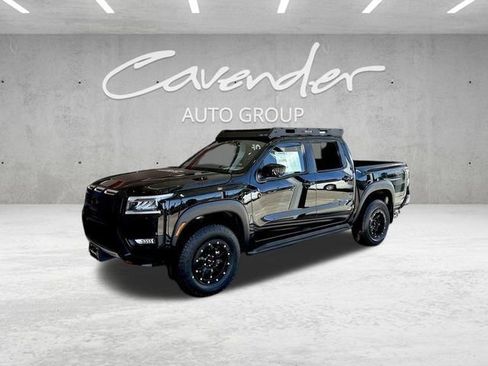 New 2025 Nissan Frontier PRO-4X w/ Pro Convenience Package image 1