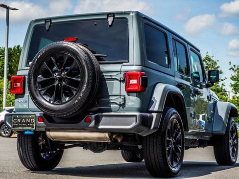 Used 2024 Jeep Wrangler Unlimited Sahara AWD/4WD image 13