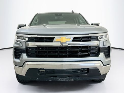 Used 2024 Chevrolet Silverado 1500 LT AWD/4WD image 2