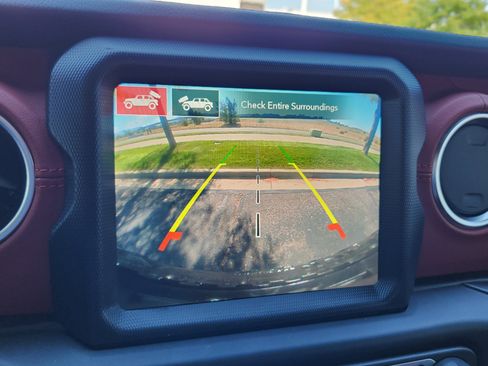 Used 2023 Jeep Wrangler Unlimited Rubicon 4xe image 31