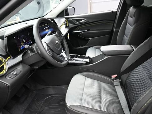 New 2026 Chevrolet Trax LT w/ Driver Confidence Package FWD image 8