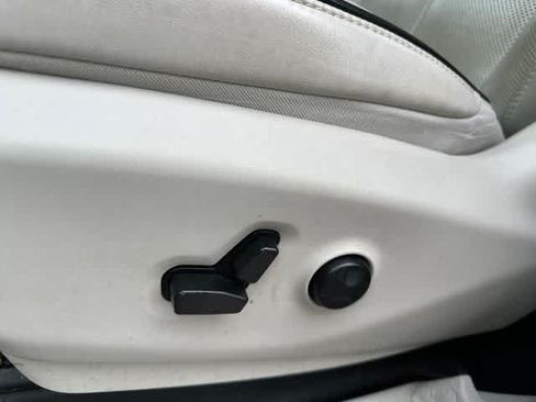 Used 2021 Chrysler Pacifica Limited FWD image 7