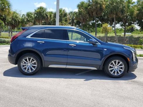 Used 2019 Cadillac XT4 Premium Luxury w/ Driver Awareness Package FWD image 8