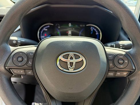 Certified 2025 Toyota RAV4 XLE AWD/4WD image 33