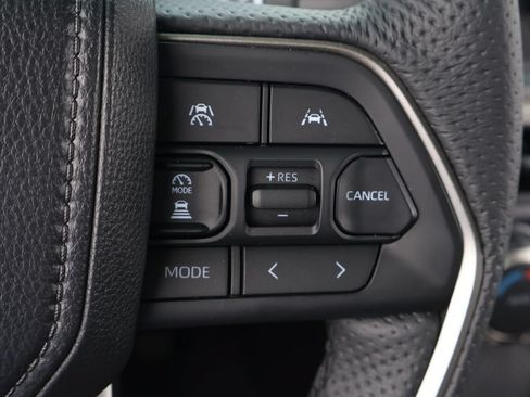 Certified 2025 Toyota Tacoma TRD Off-Road AWD/4WD image 22