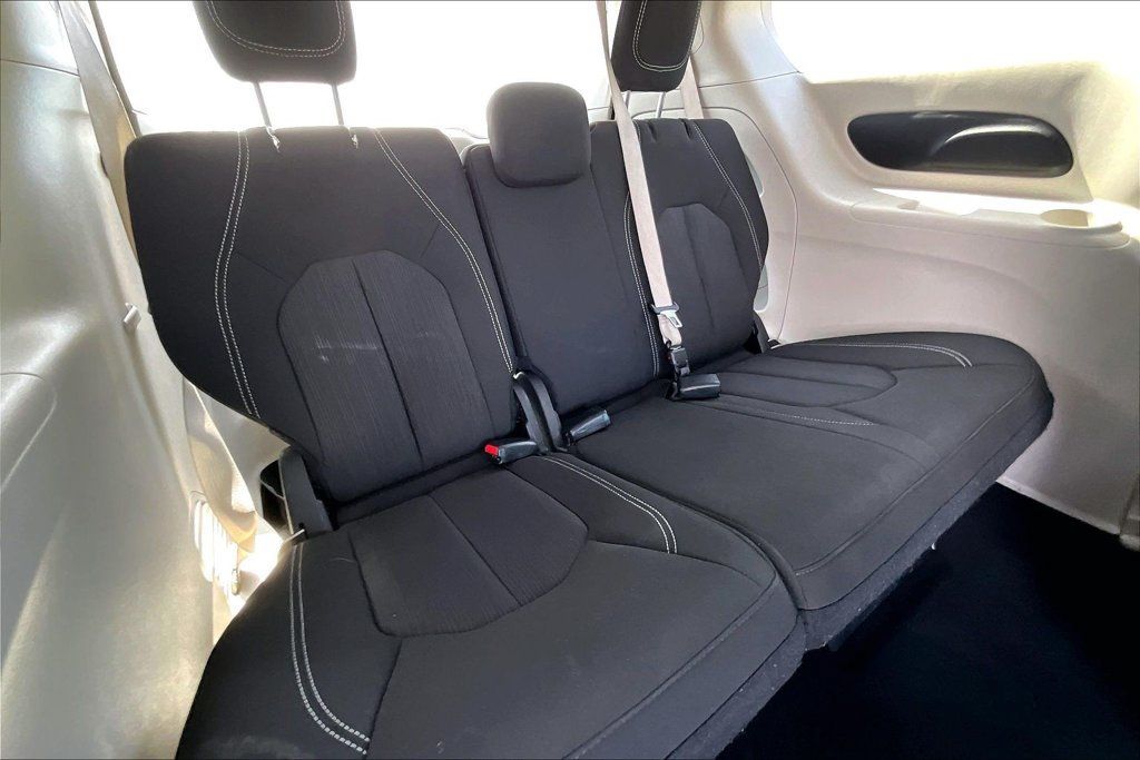 Used 2023 Chrysler Voyager LX FWD image 26