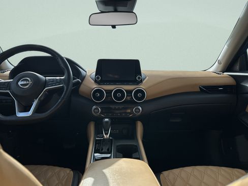 Used 2025 Nissan Sentra SV w/ SV Premium Package image 17