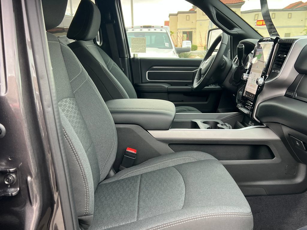 New 2026 RAM 3500 Big Horn AWD/4WD image 16