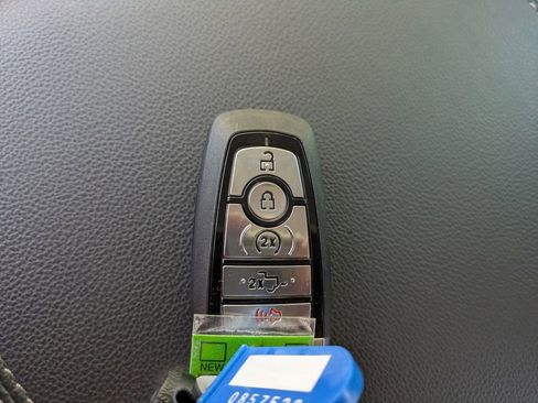 New 2026 Ford F350 Lariat w/ Black Appearance Package image 32