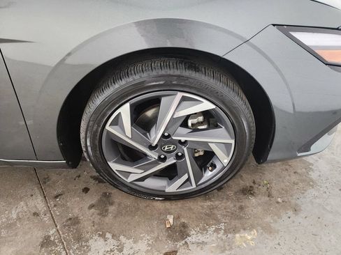 Used 2025 Hyundai Elantra SEL FWD image 40