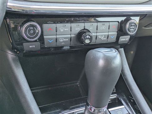 Certified 2022 Jeep Compass Limited image 23