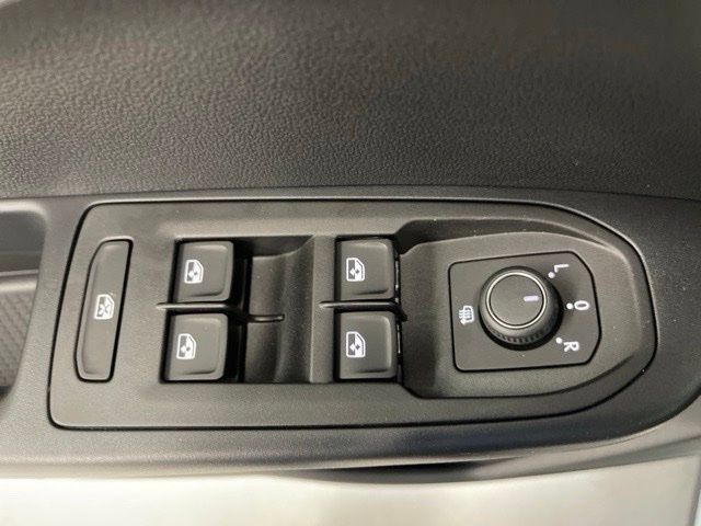 New 2027 Volkswagen Taos SE AWD/4WD image 28