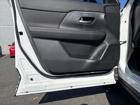 New 2026 Nissan Kicks SR w/ SR Premium Package image 10