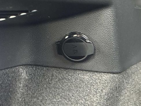 Certified 2024 Volkswagen Tiguan S image 14