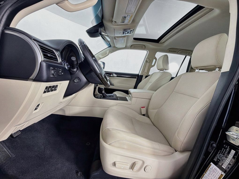 Used 2023 Lexus GX 460 Premium w/ Premium Package AWD/4WD image 11